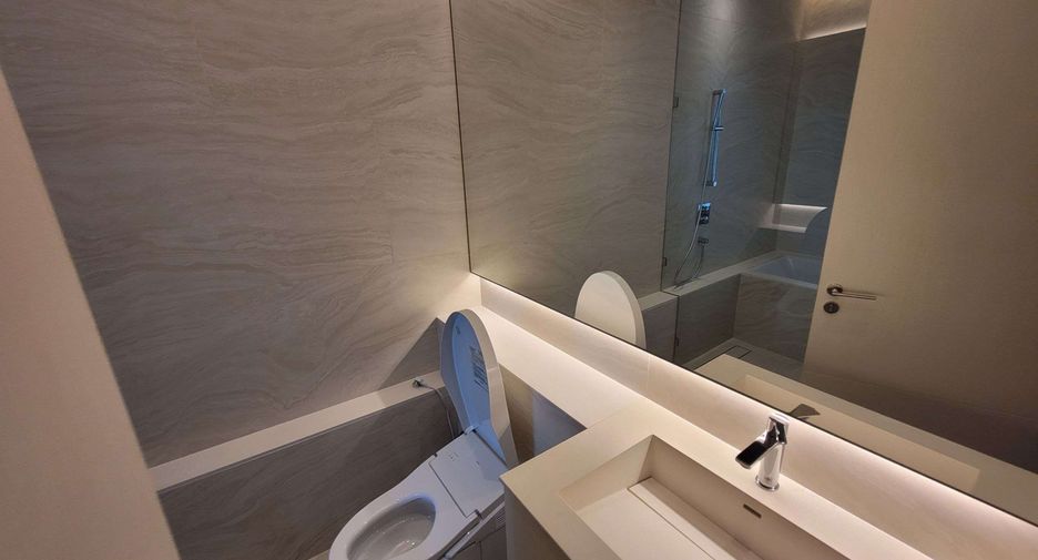 Condo en alquiler de 2 habitaciones en Khlong Toei, Bangkok