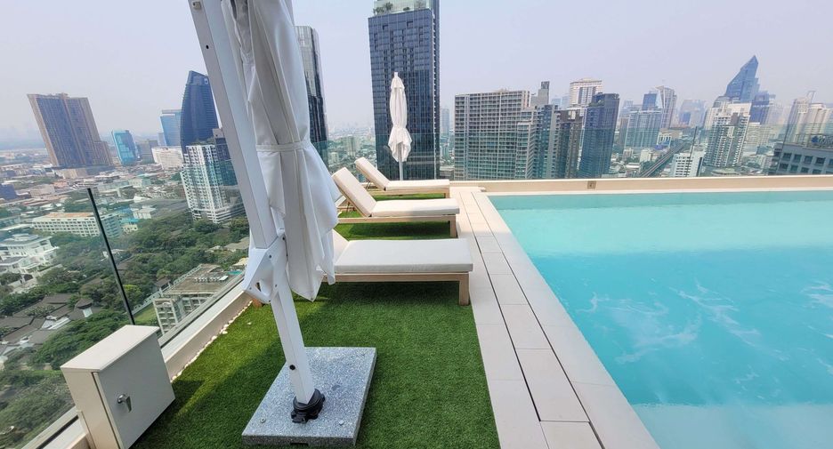 Condo en alquiler de 2 habitaciones en Khlong Toei, Bangkok