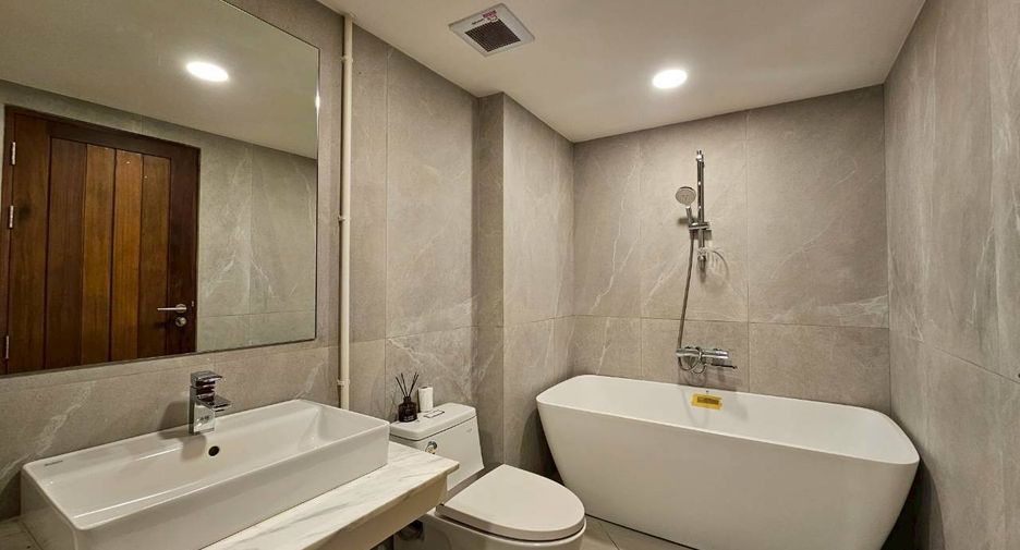 Condo en alquiler de 3 habitaciones en Watthana, Bangkok