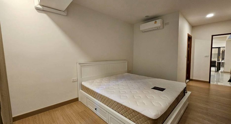 Condo en alquiler de 3 habitaciones en Watthana, Bangkok