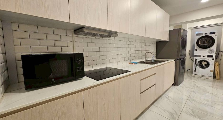 Condo en alquiler de 3 habitaciones en Watthana, Bangkok