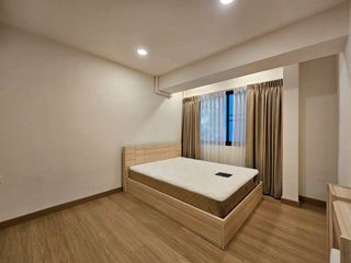 Condo en alquiler de 3 habitaciones en Watthana, Bangkok