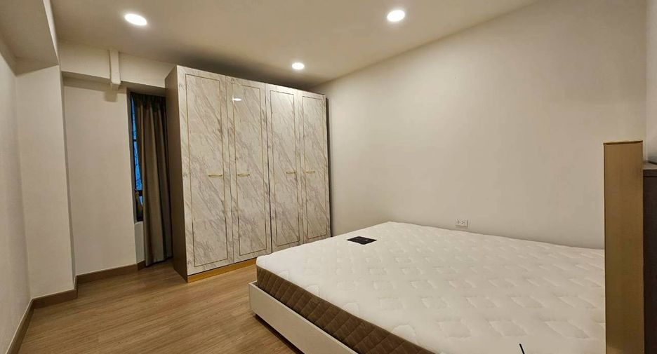 Condo en alquiler de 3 habitaciones en Watthana, Bangkok