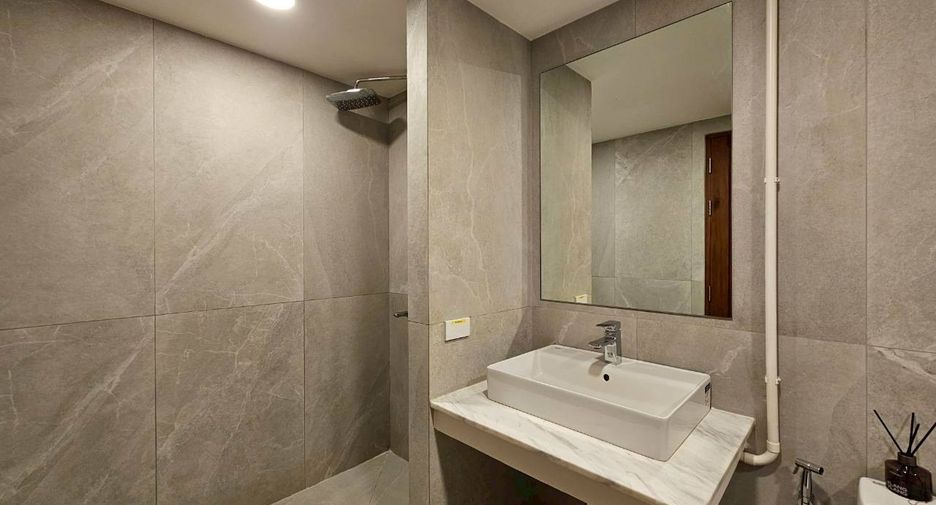 Condo en alquiler de 3 habitaciones en Watthana, Bangkok
