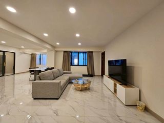 Condo en alquiler de 3 habitaciones en Watthana, Bangkok