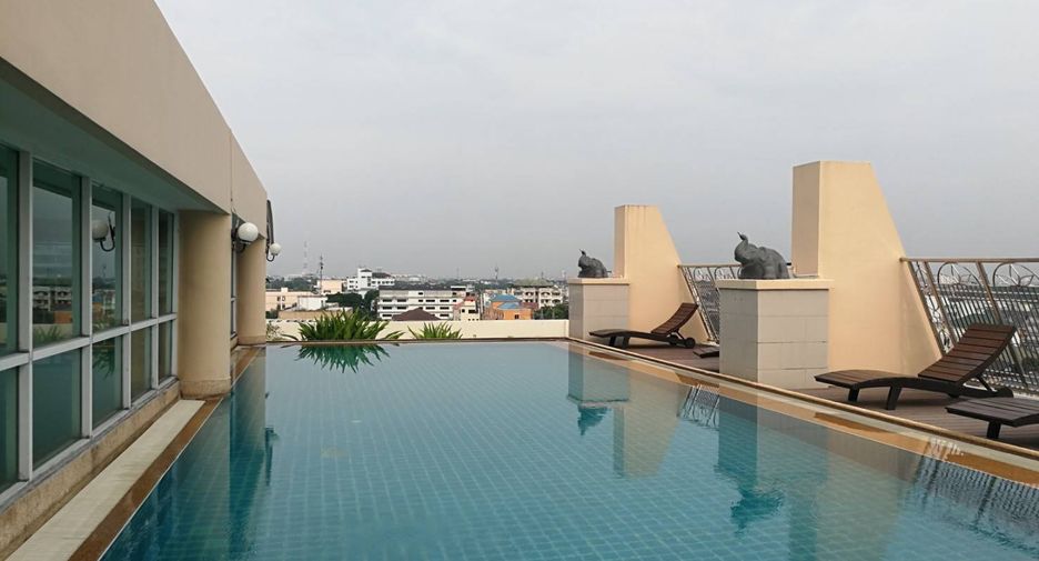À louer 2 chambres condo à Watthana, Bangkok