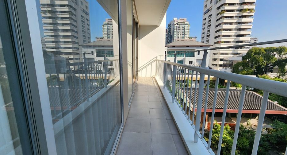 Condo en alquiler de 2 habitaciones en Khlong Toei, Bangkok