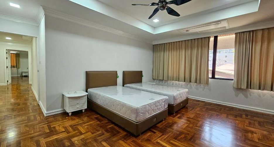 Condo en alquiler de 3 habitaciones en Watthana, Bangkok
