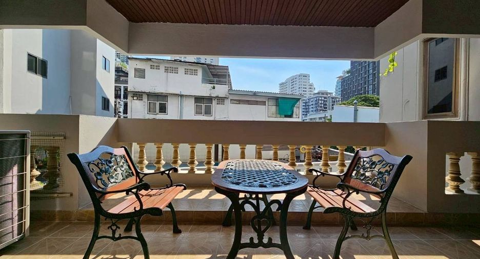 Condo en alquiler de 3 habitaciones en Watthana, Bangkok
