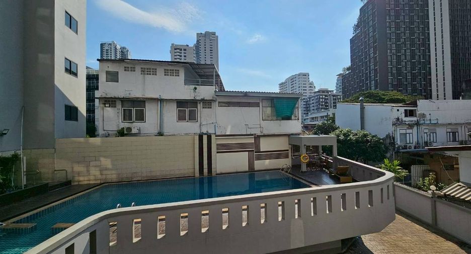 Condo en alquiler de 3 habitaciones en Watthana, Bangkok