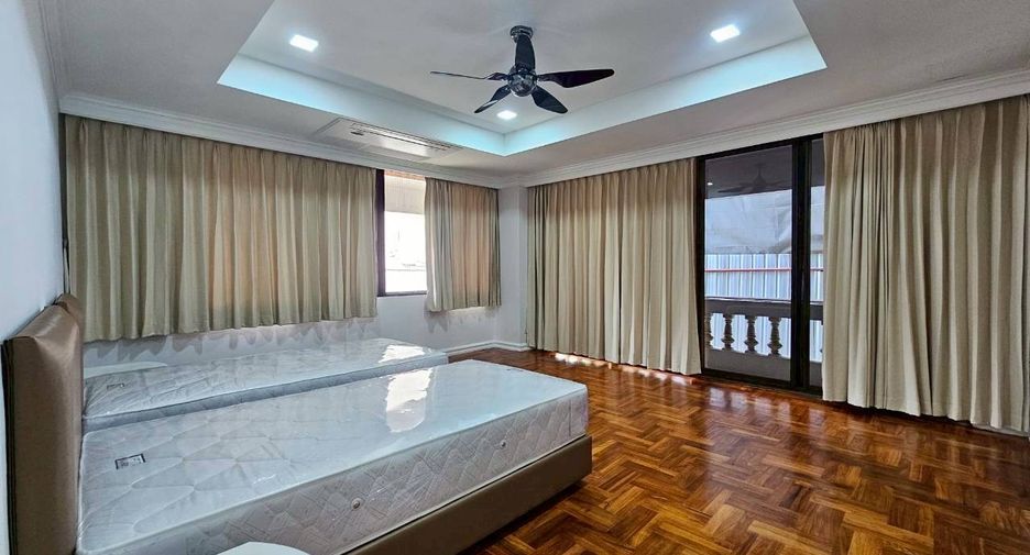 Condo en alquiler de 3 habitaciones en Watthana, Bangkok