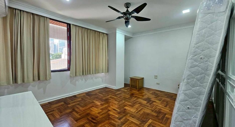 Condo en alquiler de 3 habitaciones en Watthana, Bangkok