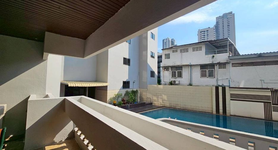 Condo en alquiler de 3 habitaciones en Watthana, Bangkok