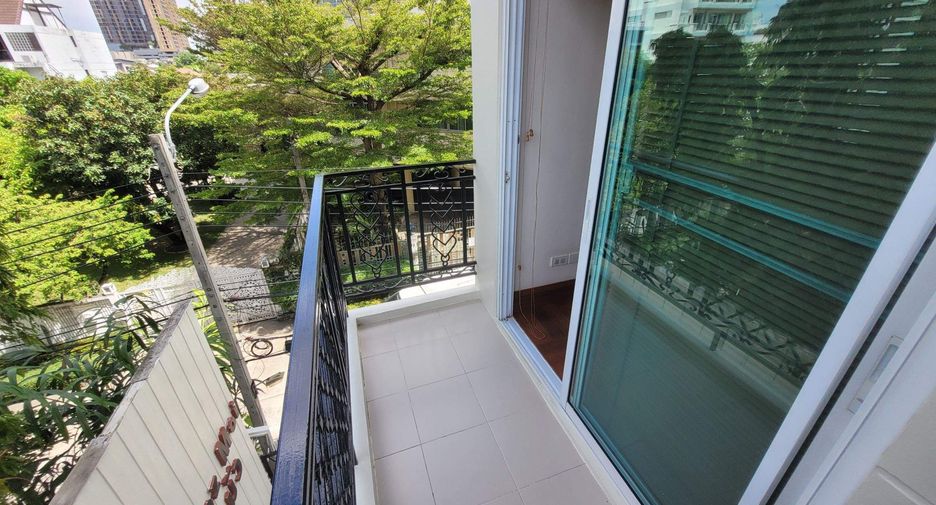 Condo en alquiler de 2 habitaciones en Khlong Toei, Bangkok