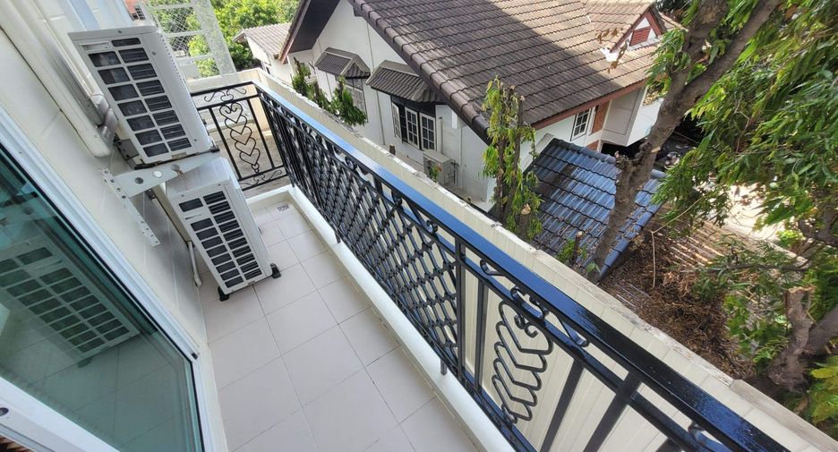 Condo en alquiler de 2 habitaciones en Khlong Toei, Bangkok