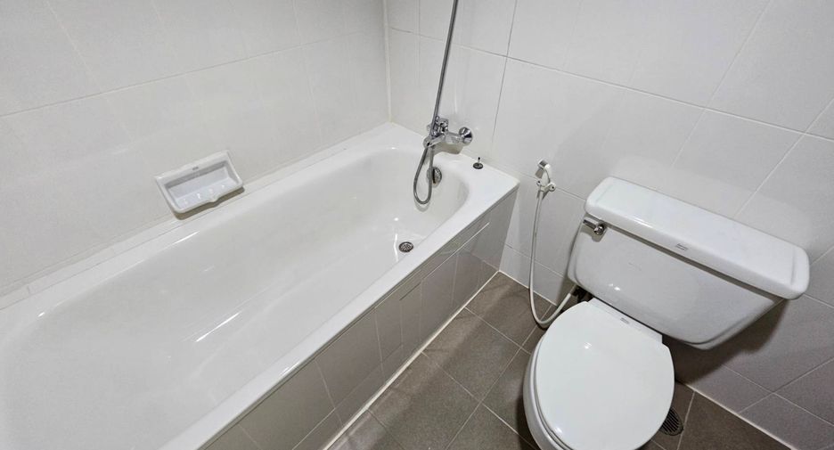Condo en alquiler y en venta de 2 habitaciones en Khlong Toei, Bangkok