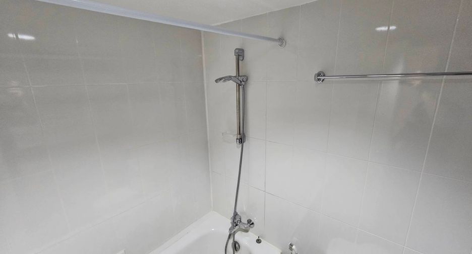 Condo en alquiler y en venta de 2 habitaciones en Khlong Toei, Bangkok