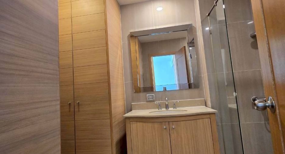 Condo en alquiler de 2 habitaciones 