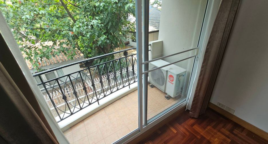 Condo en alquiler de 2 habitaciones en Khlong Toei, Bangkok
