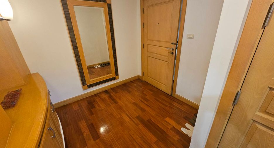 Condo en alquiler de 2 habitaciones en Khlong Toei, Bangkok