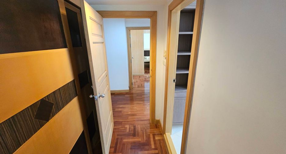 Condo en alquiler de 2 habitaciones en Khlong Toei, Bangkok