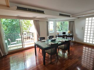 Condo en alquiler de 2 habitaciones en Khlong Toei, Bangkok