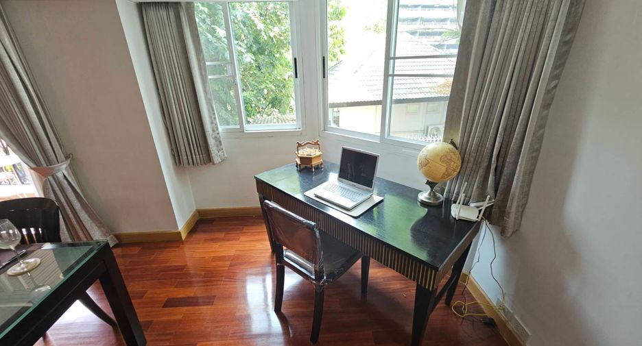 Condo en alquiler de 2 habitaciones en Khlong Toei, Bangkok