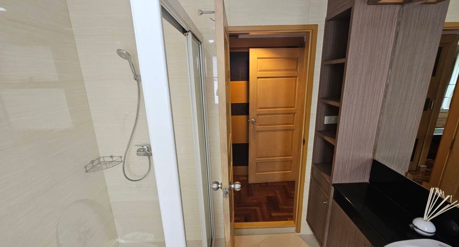 Condo en alquiler de 2 habitaciones en Khlong Toei, Bangkok