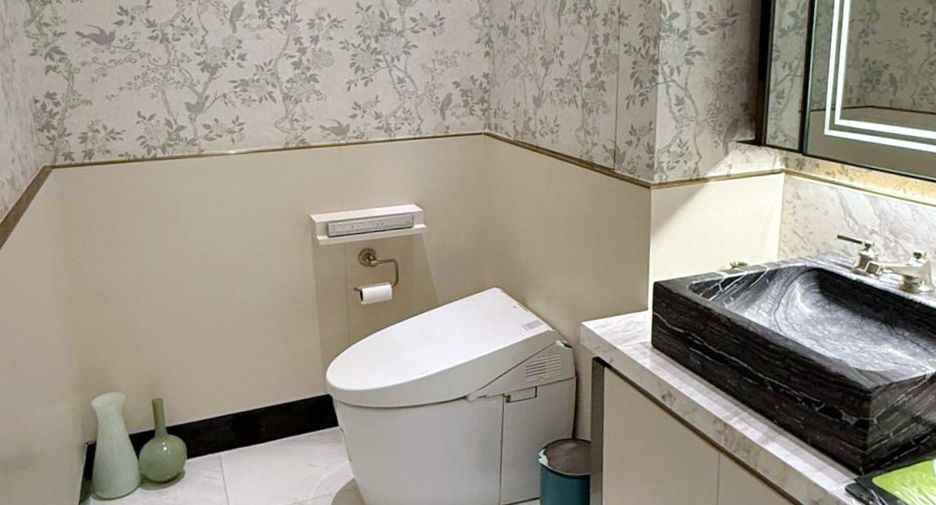 For rent 2 bedrooms condo 