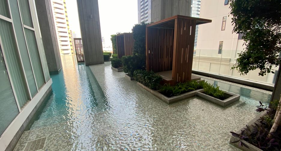 For rent 2 bedrooms condo 