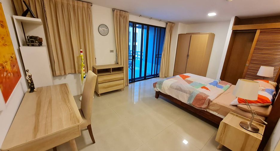 For rent 3 ベッドルーム condo in Sathon, Bangkok