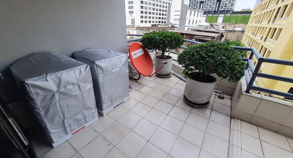 For rent 3 ベッドルーム condo in Sathon, Bangkok