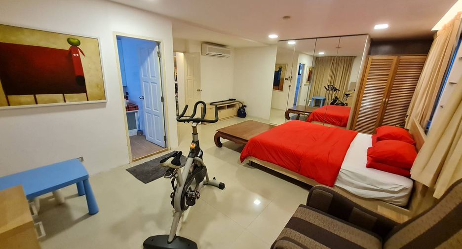 For rent 3 ベッドルーム condo in Sathon, Bangkok