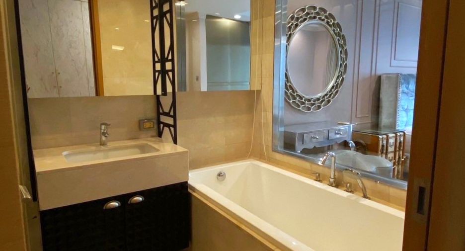 For rent 1 bed condo in Pathum Wan, Bangkok