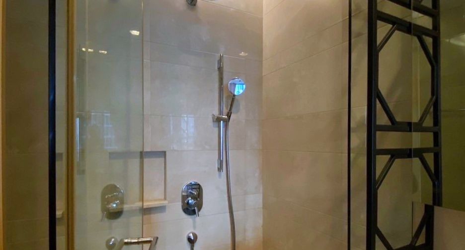 For rent 1 bed condo in Pathum Wan, Bangkok