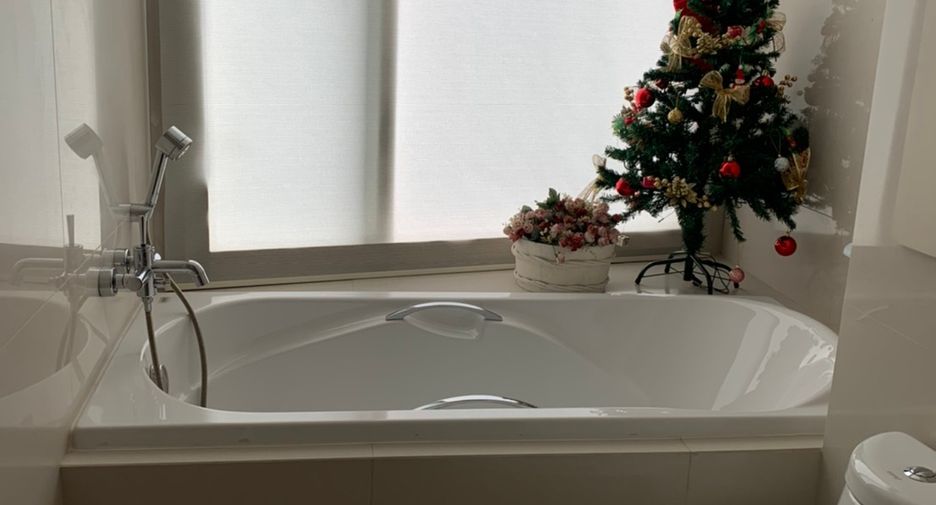 For rent 2 bedrooms condo 