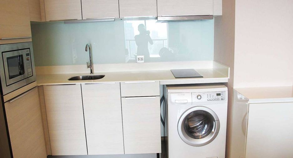 For rent and for sale 2 bedrooms condo in Watthana, Bangkok