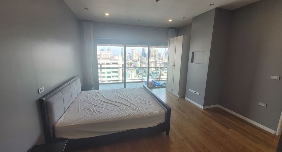 For rent 2 bedrooms condo in Khlong Toei, Bangkok