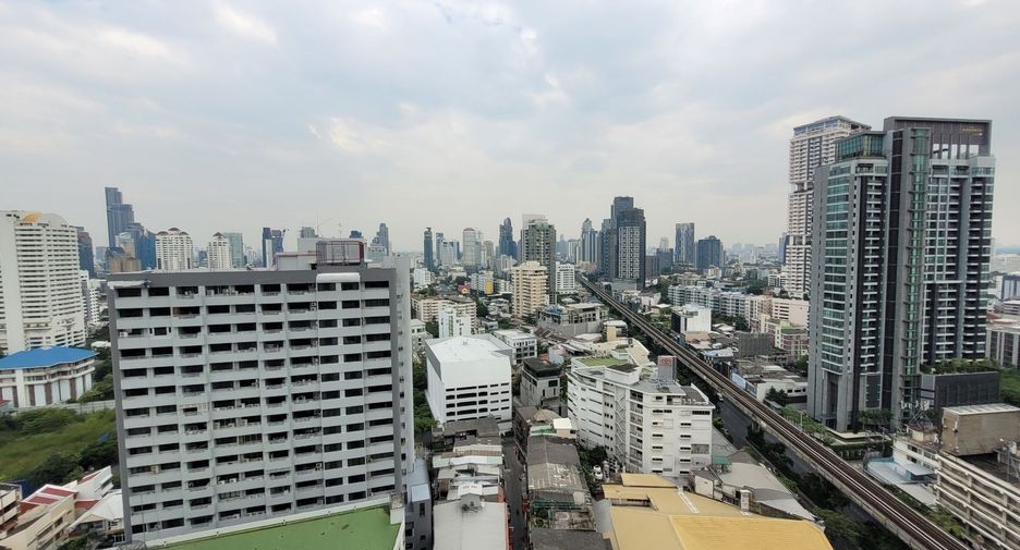 For rent 2 bedrooms condo in Khlong Toei, Bangkok