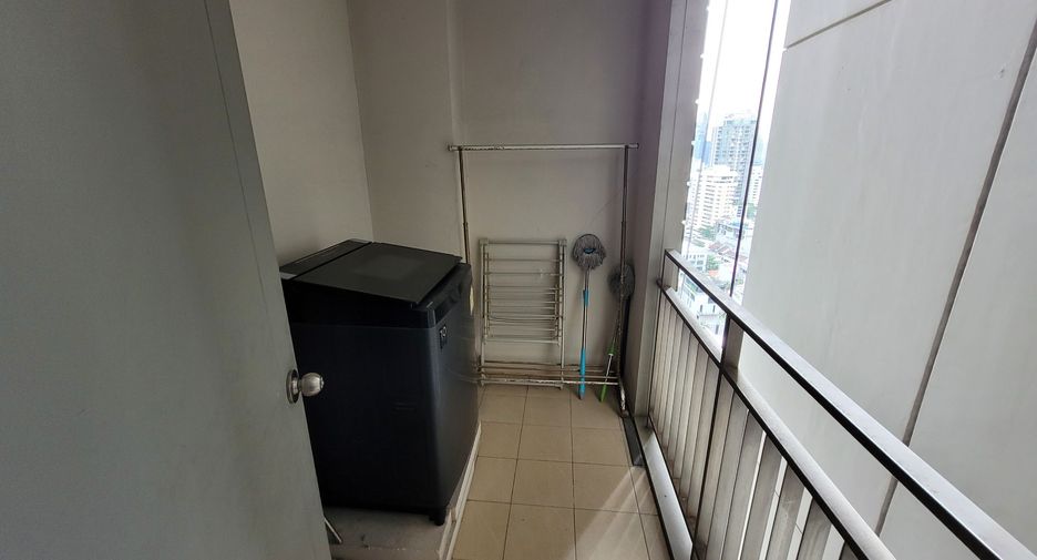 For rent 2 bedrooms condo in Khlong Toei, Bangkok