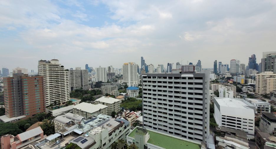 For rent 2 bedrooms condo in Khlong Toei, Bangkok
