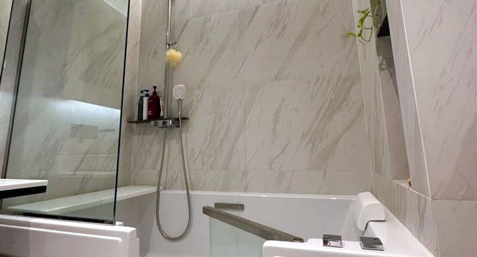 Condo en alquiler de 1 habitaciones en Khlong Toei, Bangkok