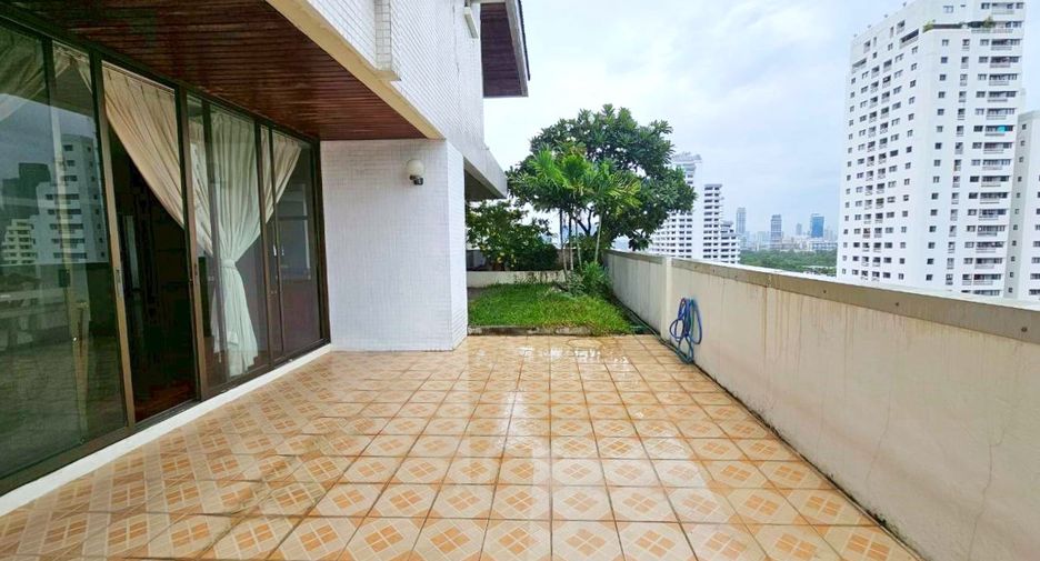 À louer 4 chambres condo à Khlong Toei, Bangkok