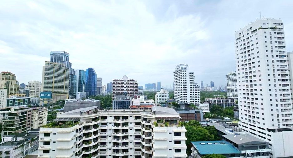 À louer 4 chambres condo à Khlong Toei, Bangkok