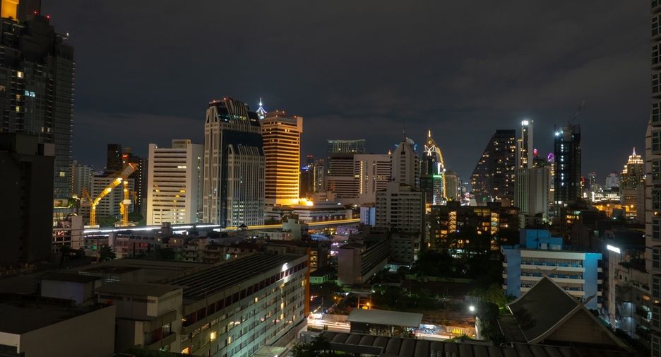 For rent and for sale 4 bedrooms condo in Watthana, Bangkok