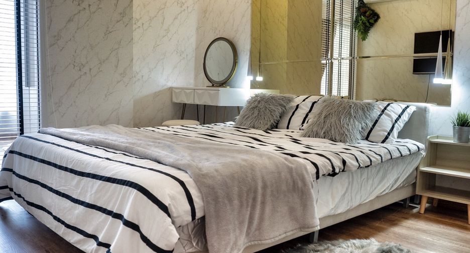 For rent and for sale 4 bedrooms condo in Watthana, Bangkok