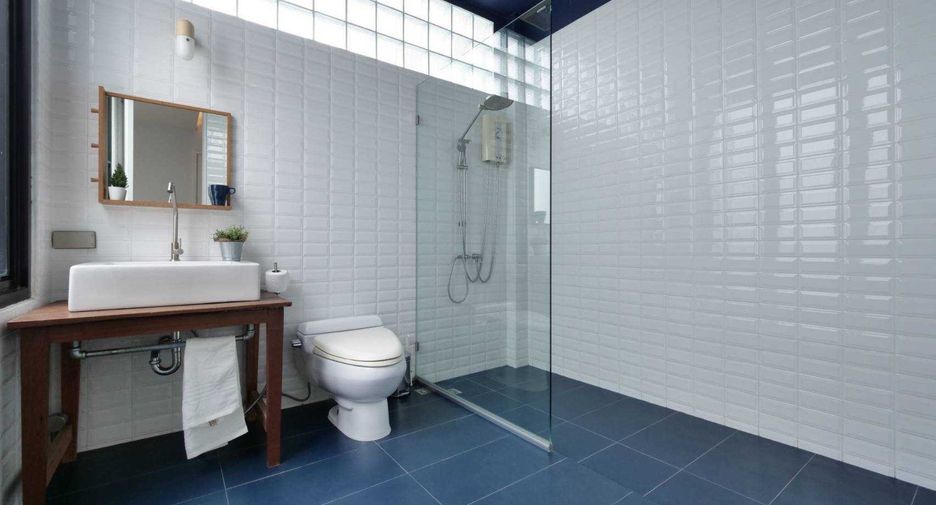 For rent 2 bedrooms townhouse in Watthana, Bangkok