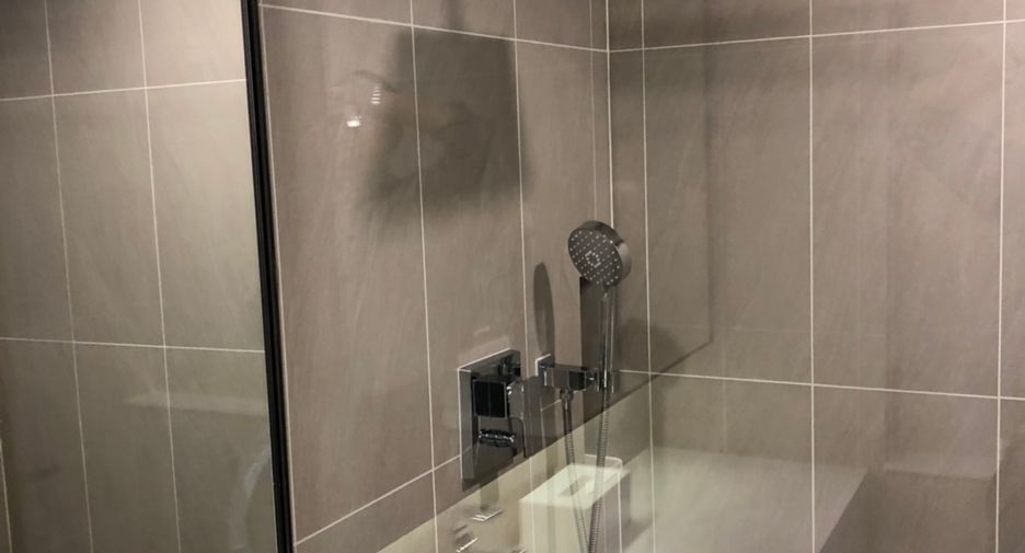 For rent and for sale 1 bed condo in Pathum Wan, Bangkok