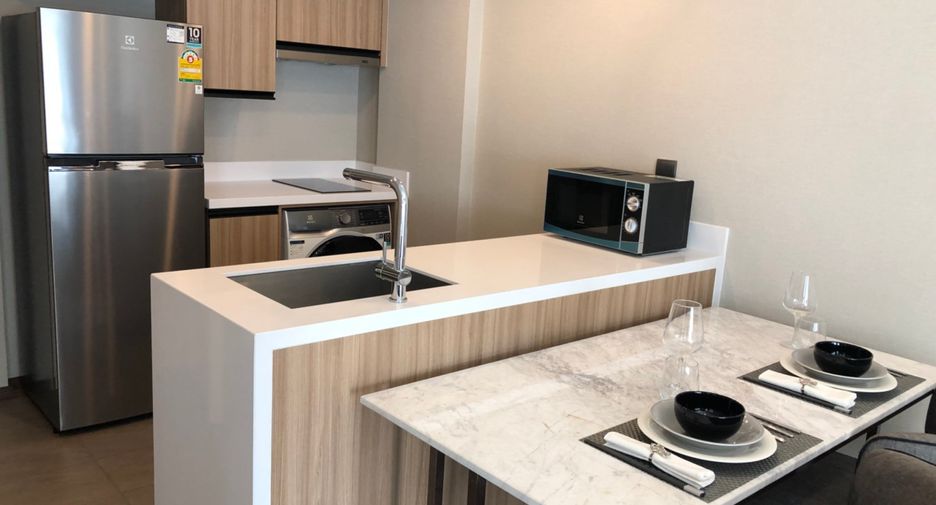 For rent and for sale 1 bed condo in Pathum Wan, Bangkok