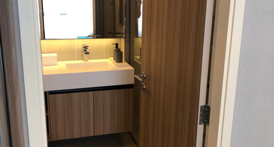For rent and for sale 1 bed condo in Pathum Wan, Bangkok